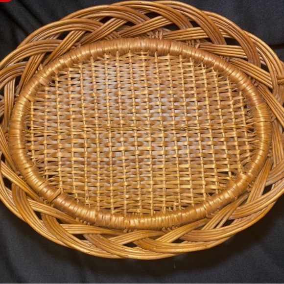 Vintage Oval Wicker Serving Tray Basket With Handles, 17x12 inches - Picture 4 of 10